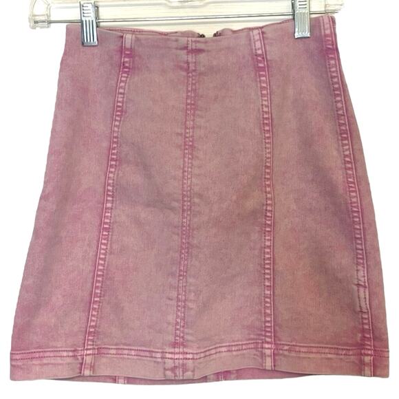 Free People Pink Acid Wash Denim Mini Skirt Size 2 High Rise Modern Femme - Picture 4 of 6